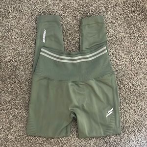 DOYOUEVEN scrunch butt leggings